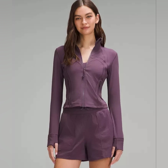 Lululemon wine colored cropped define like new 12 - Picture 2 of 8